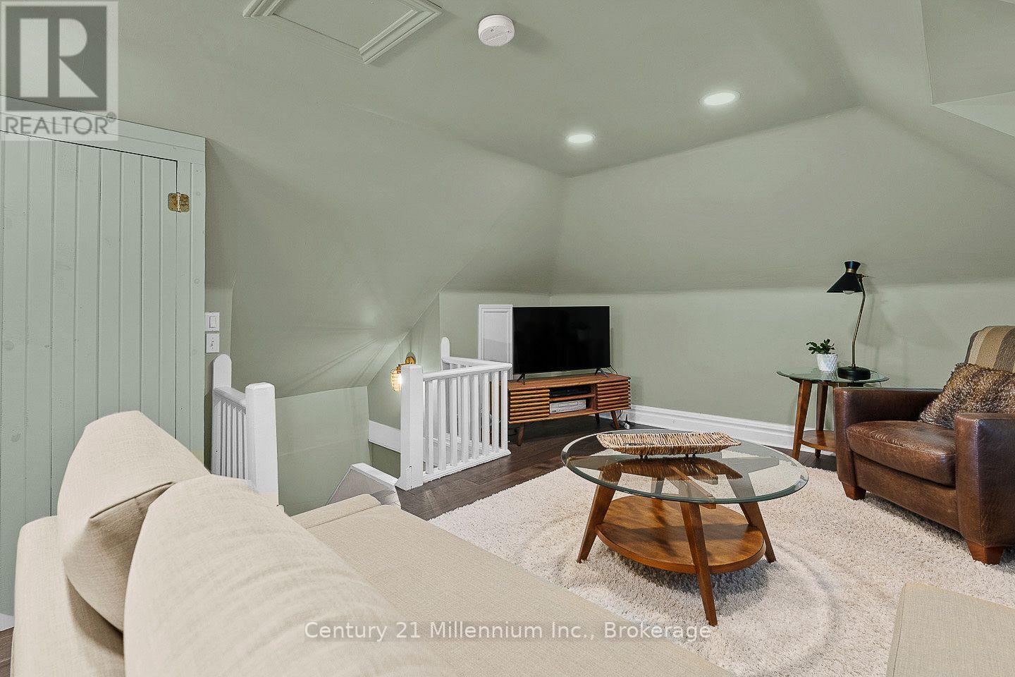 169 5TH A STREET E - Image 44