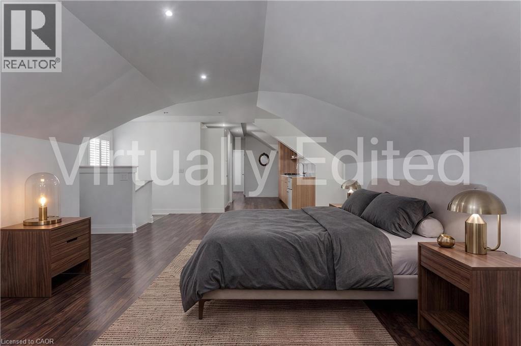 1088 KING Street E - 35