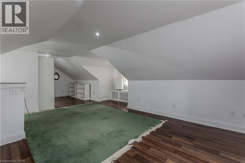 1088 KING Street E - 36