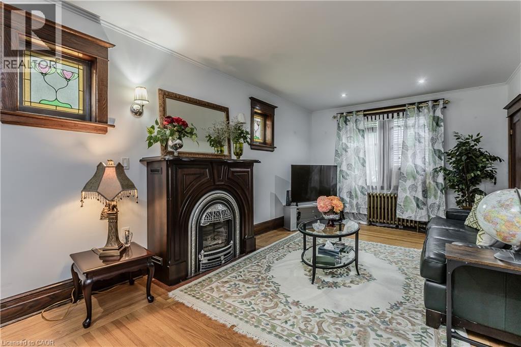 1088 KING Street E - 22
