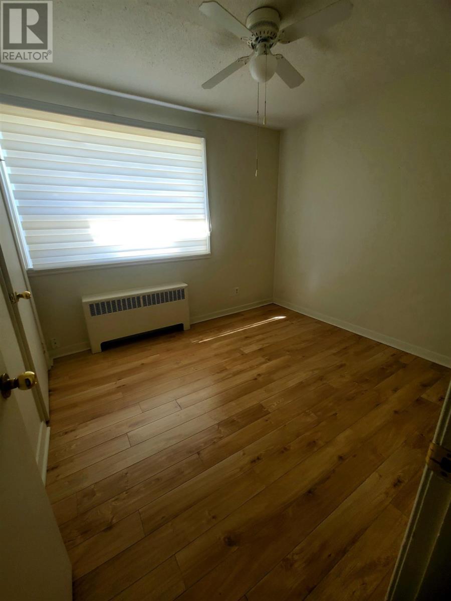 5-100B Hutchison AVE - Image 24