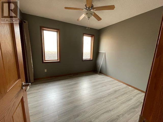 699 Coombes DR - Image 7