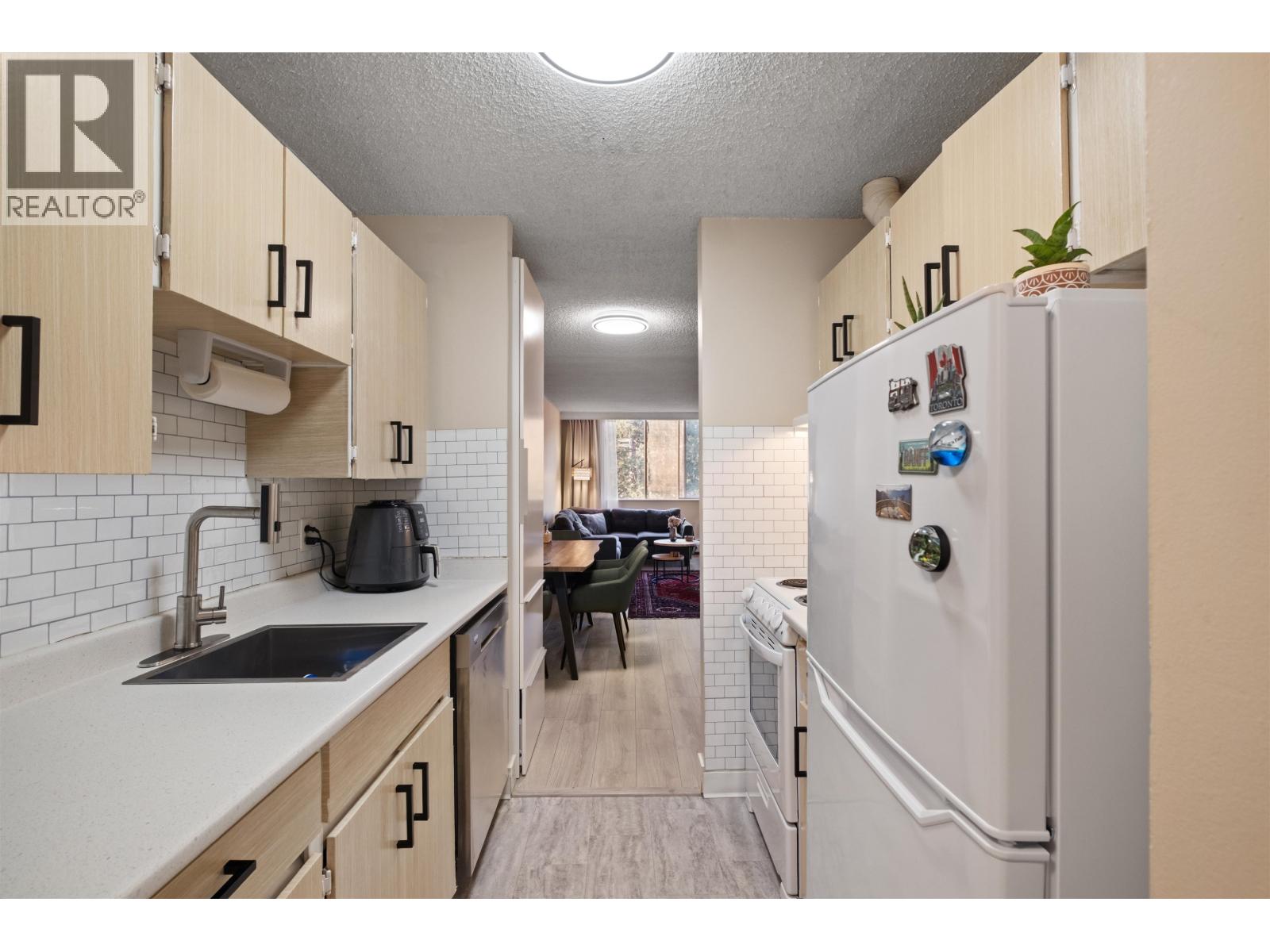 1205 2012 FULLERTON AVENUE, North Vancouver
