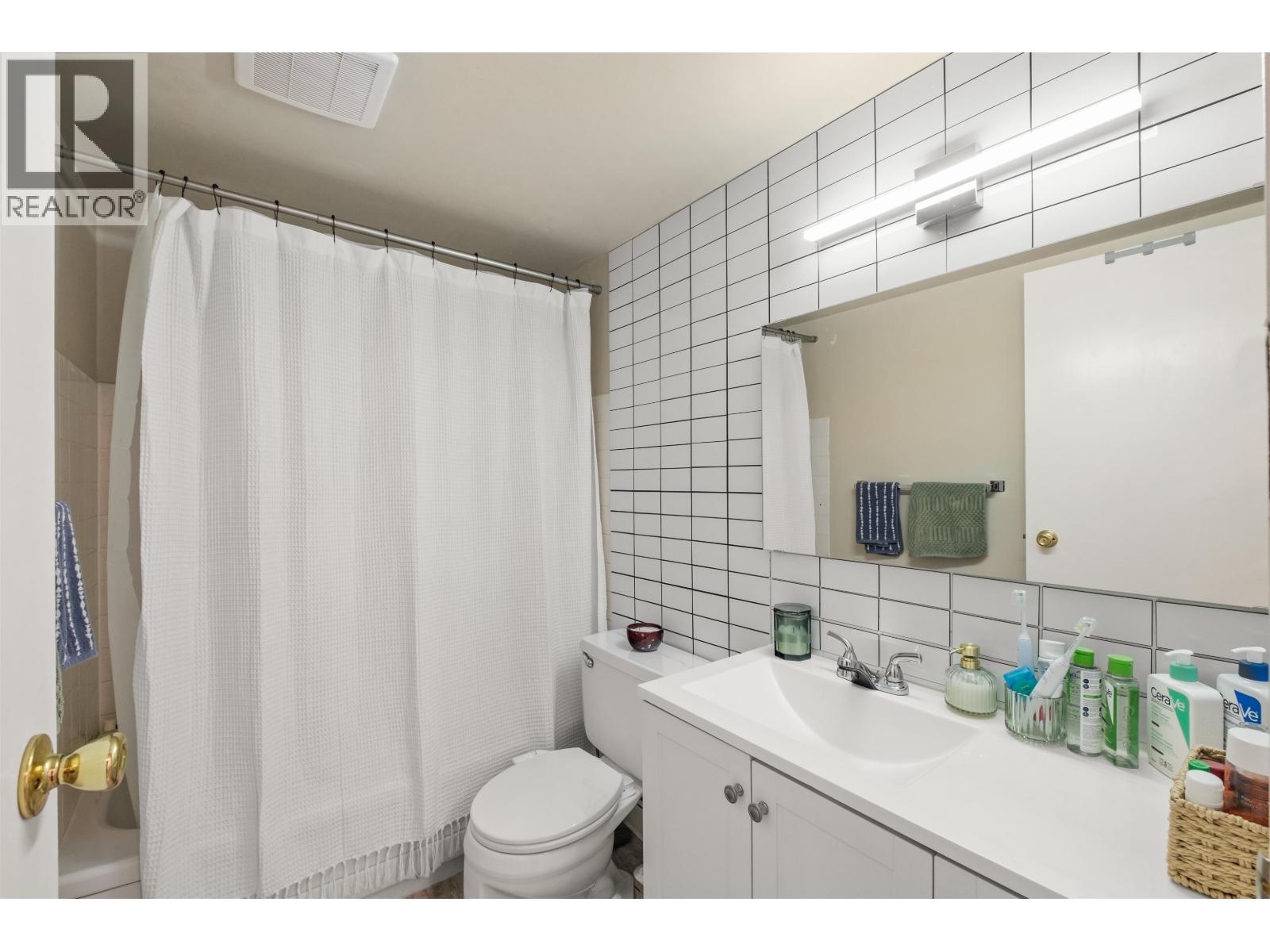 1205 2012 FULLERTON AVENUE, North Vancouver