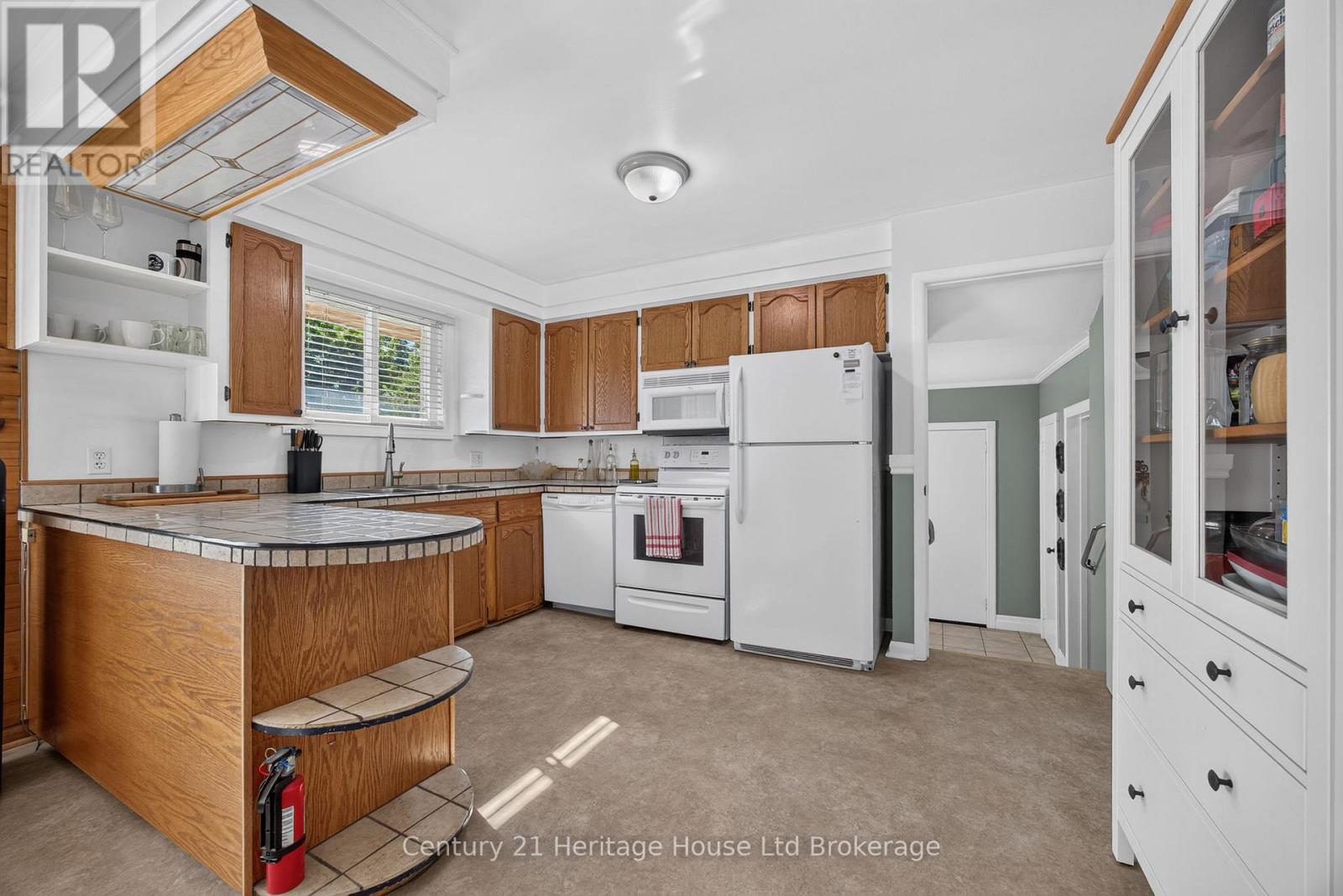 256 MARKWELL STREET - 8