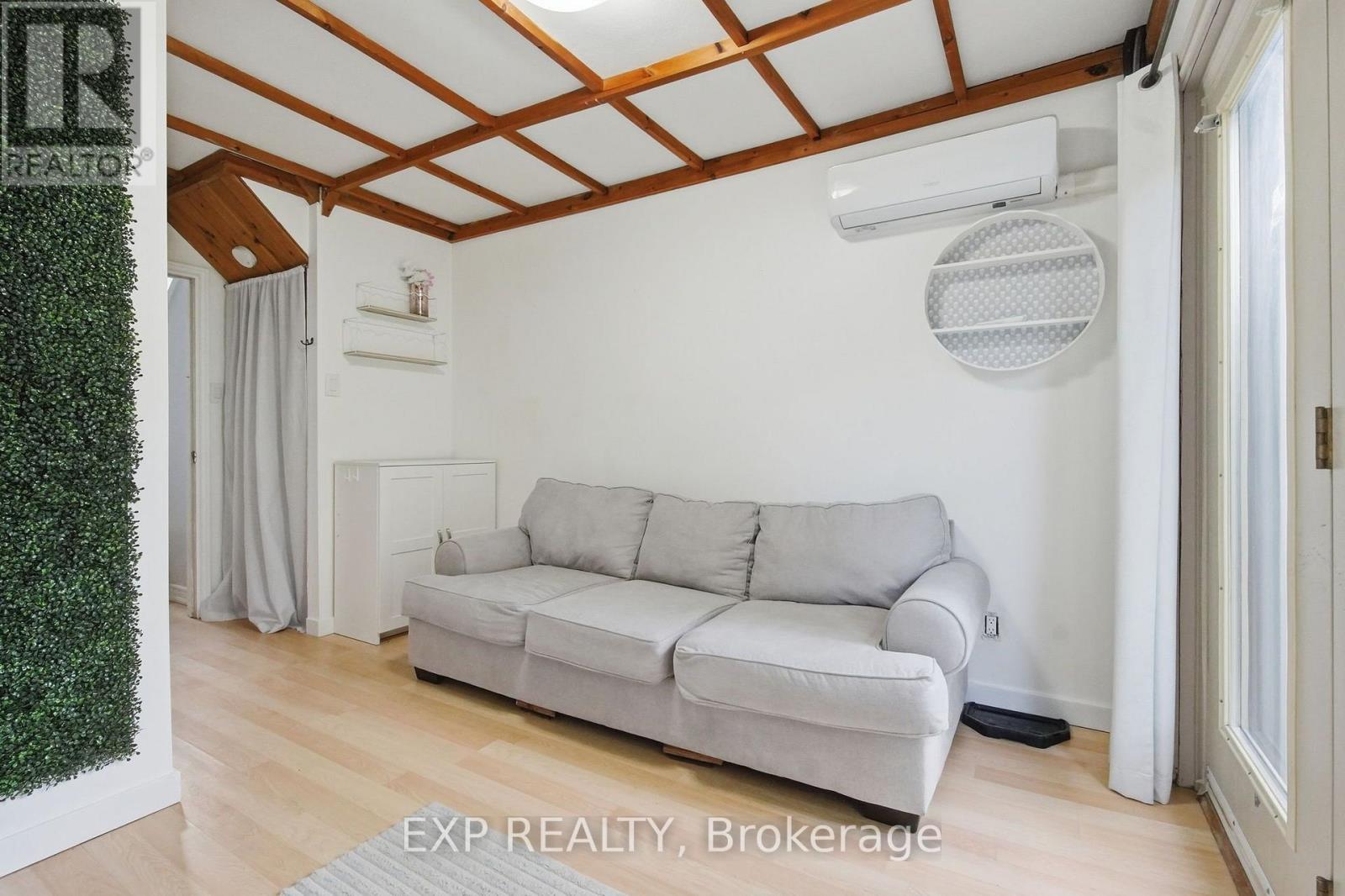 64 PARKLANE CIRCLE - 30