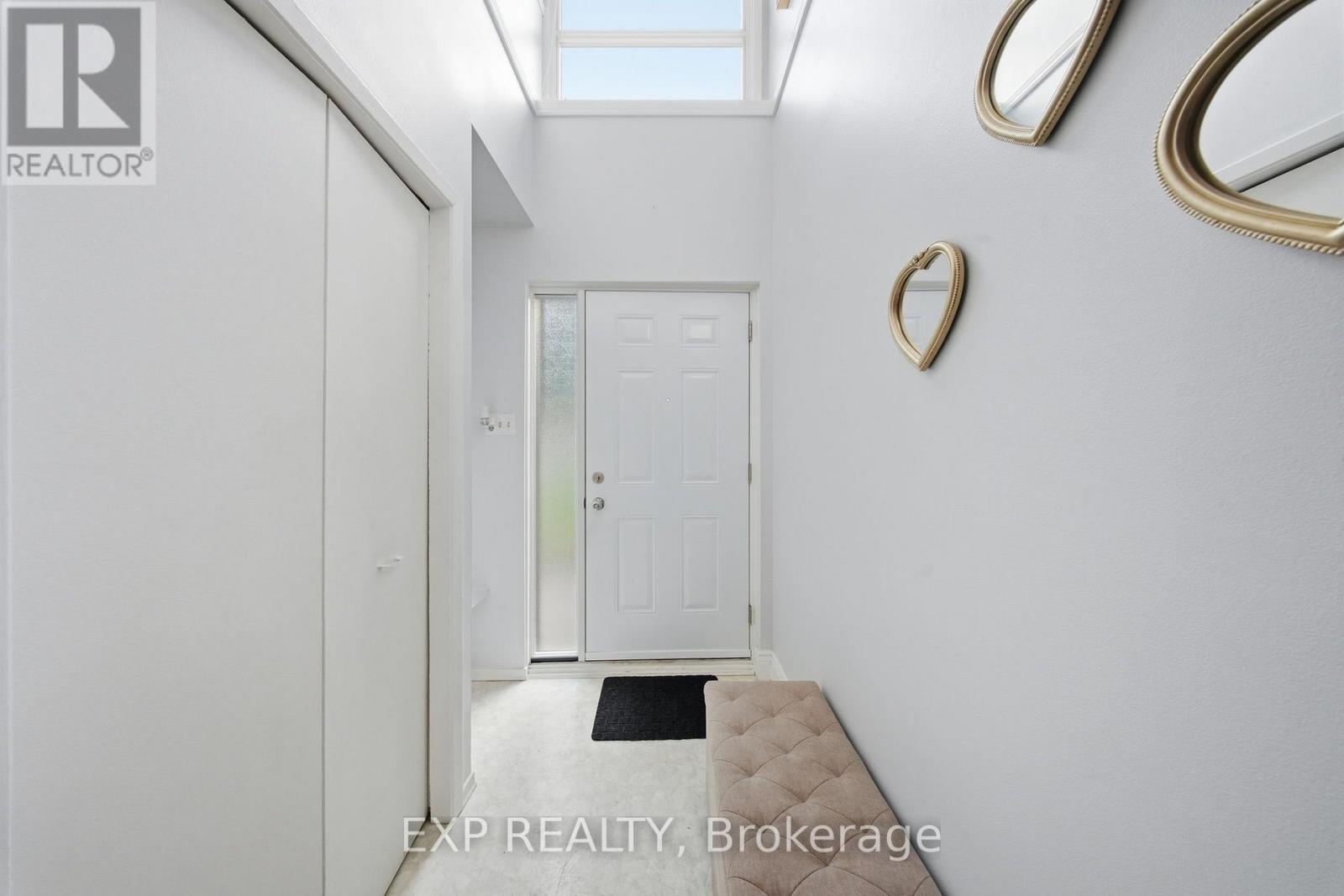 64 PARKLANE CIRCLE - 32