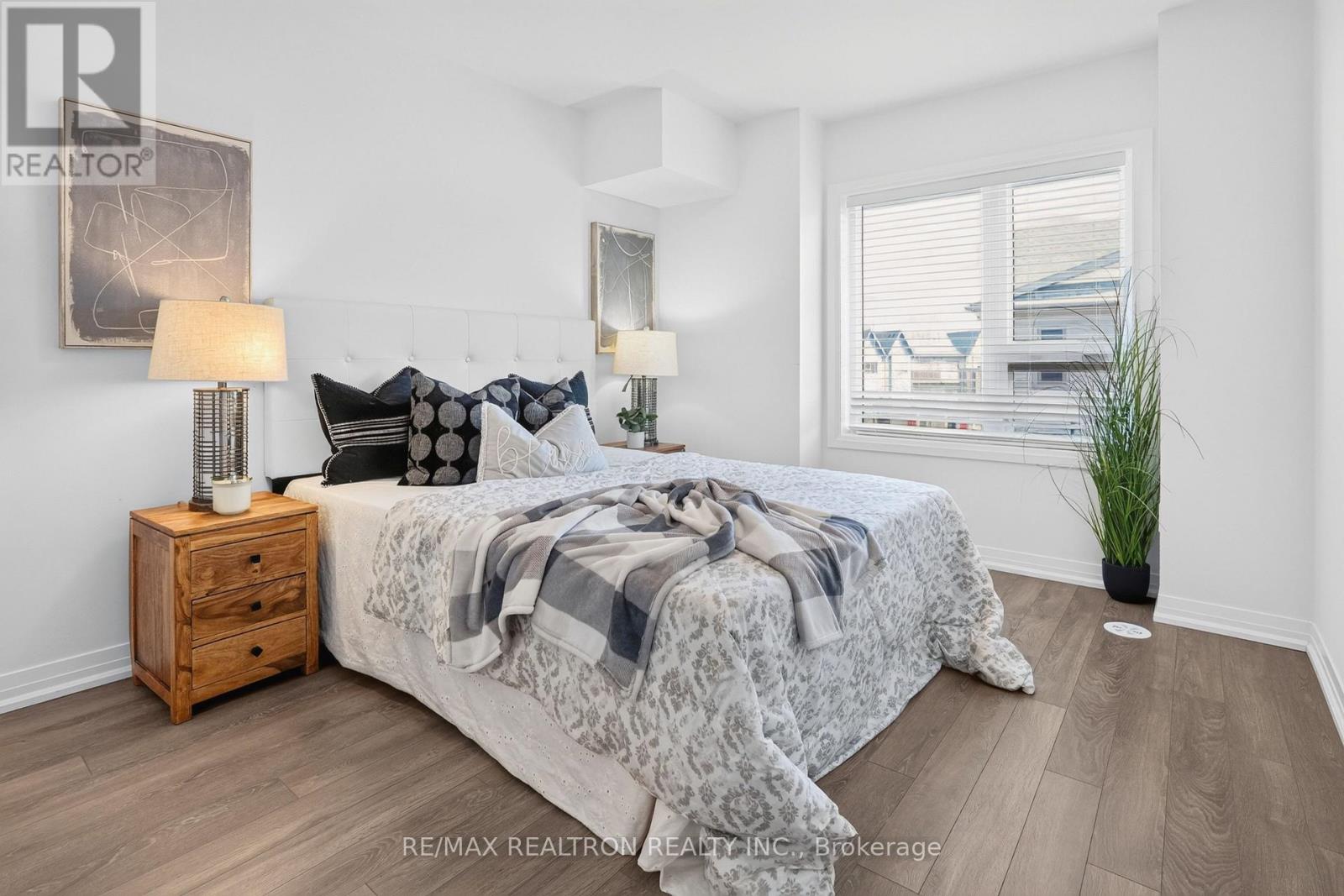 #1010 2635 WILLIAM JACKSON DRIVE - 12