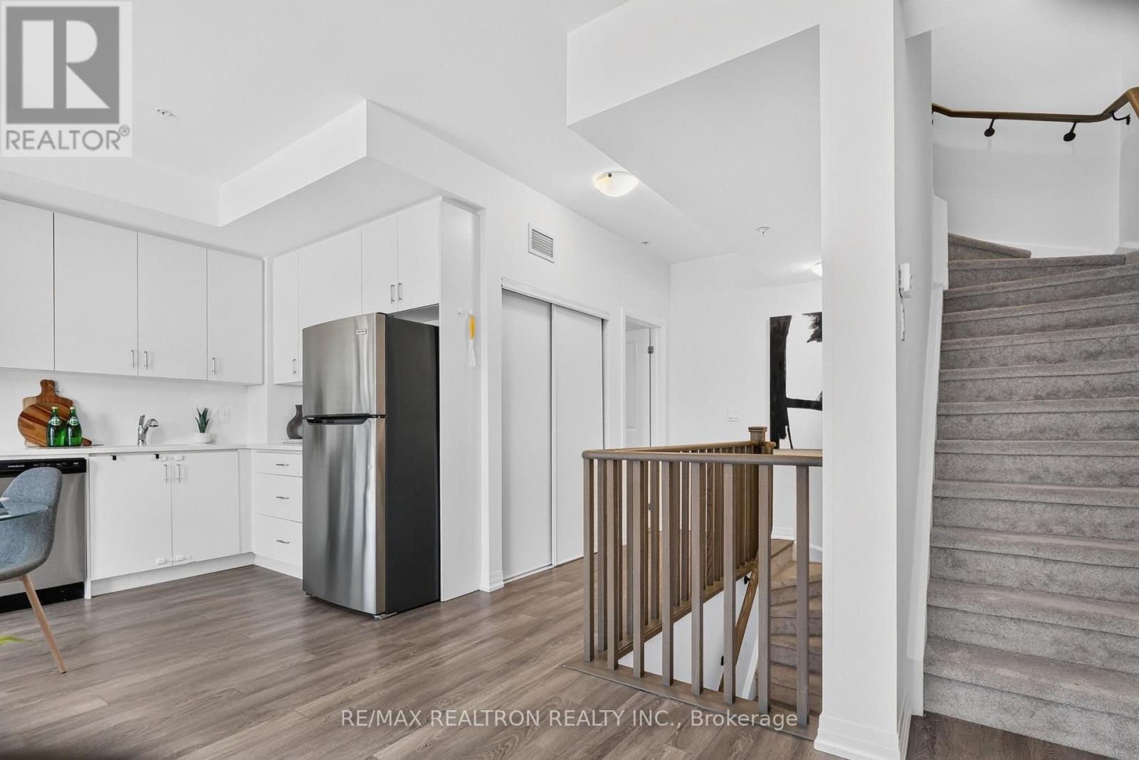 #1010 2635 WILLIAM JACKSON DRIVE - Image 20