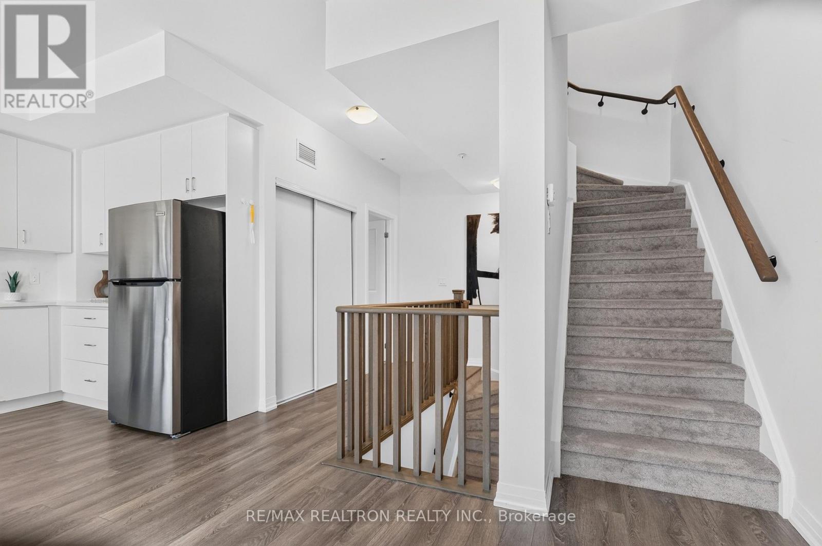 #1010 2635 WILLIAM JACKSON DRIVE - Image 21