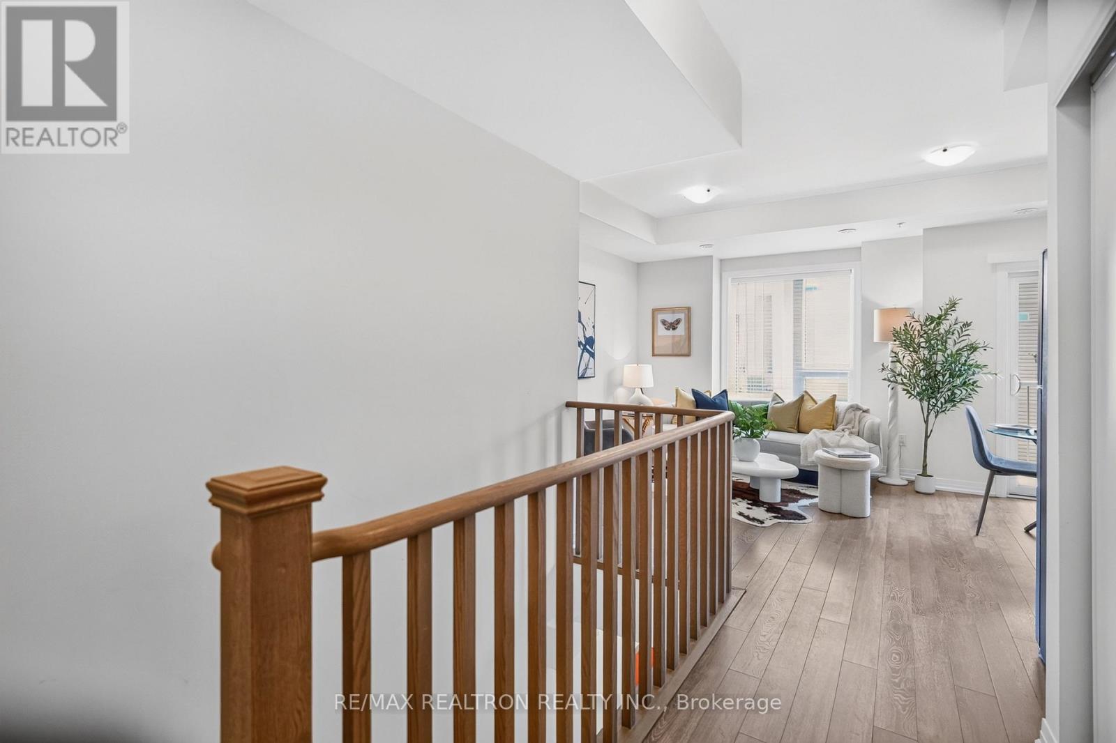 #1010 2635 WILLIAM JACKSON DRIVE - 22