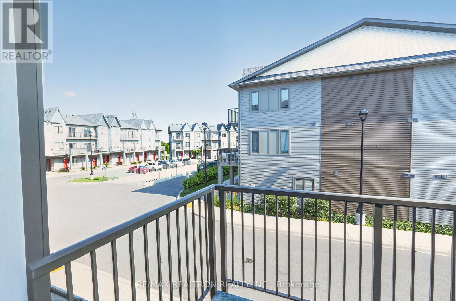 #1010 2635 WILLIAM JACKSON DRIVE - Image 4