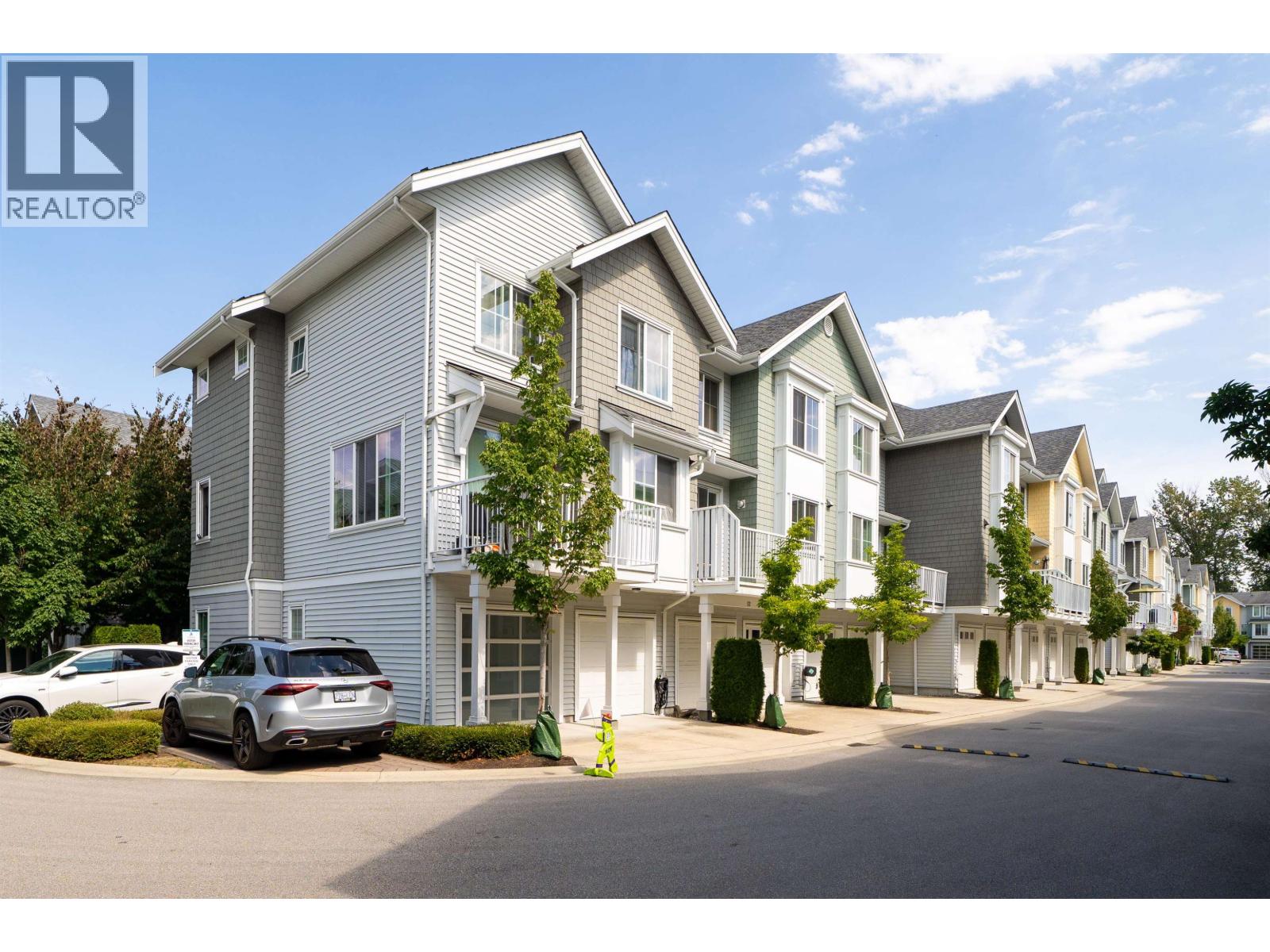 52 5550 ADMIRAL WAY — photo 2
