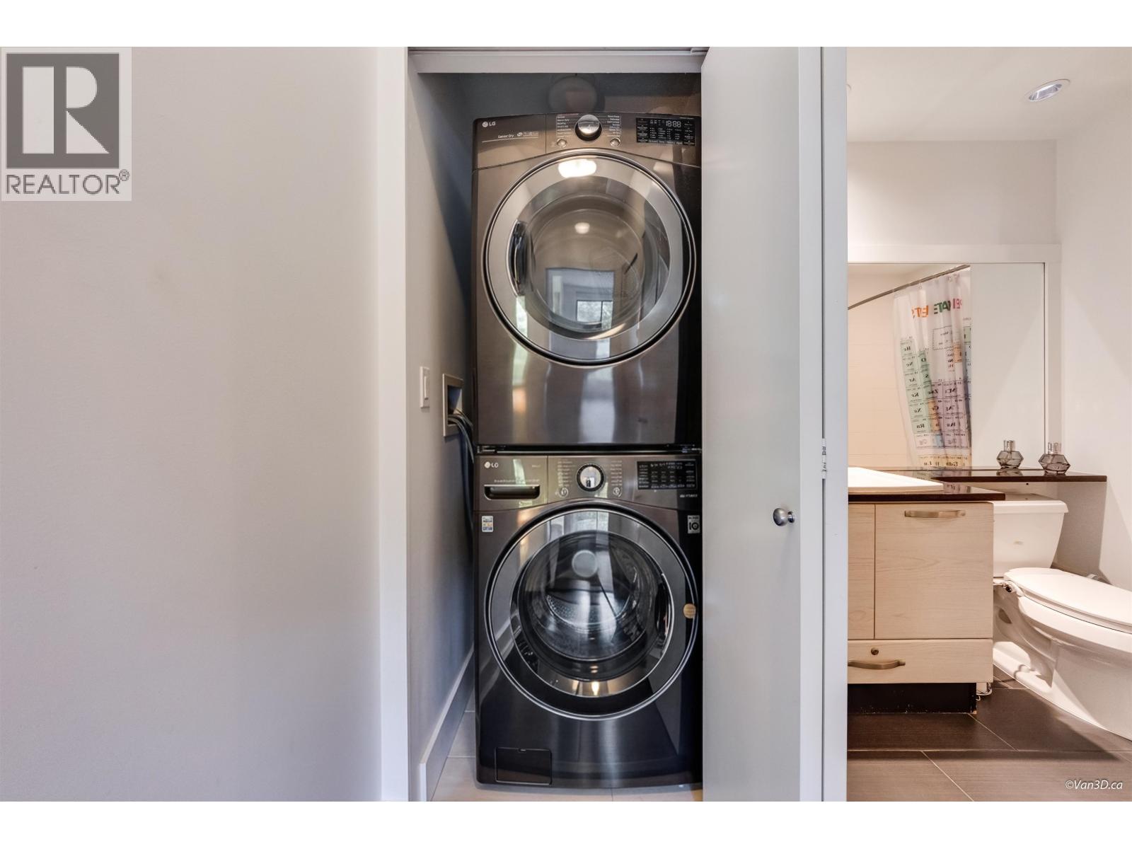 301 7418 BYRNEPARK WALK, Burnaby