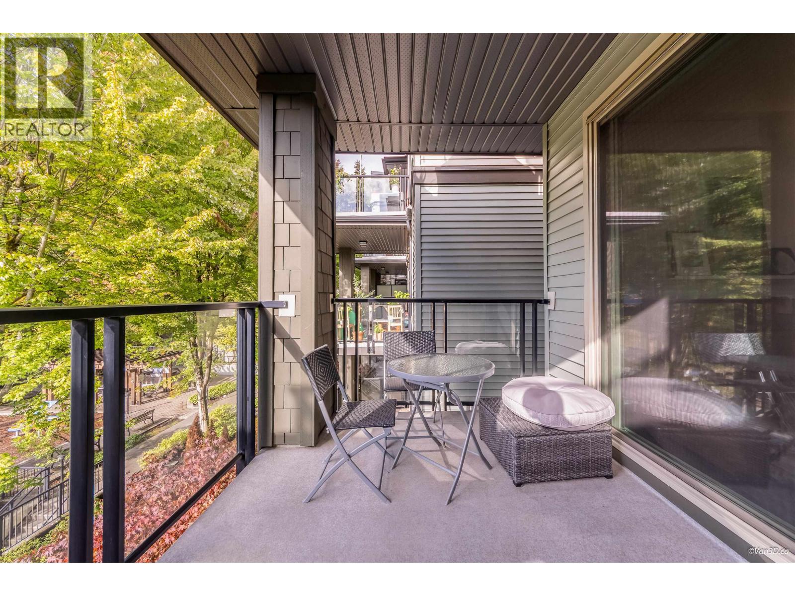 301 7418 BYRNEPARK WALK, Burnaby