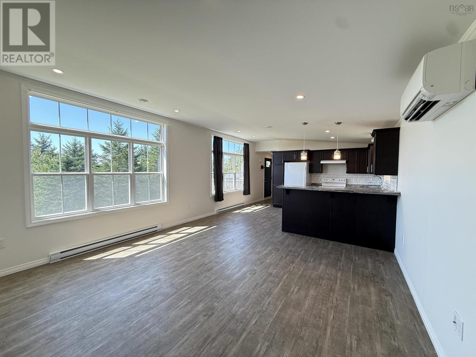 1053 East Uniacke Road - 8