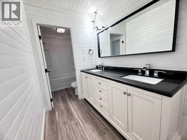208 1 Street W - 12