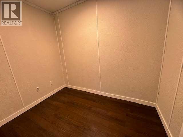 208 1 Street W - 14