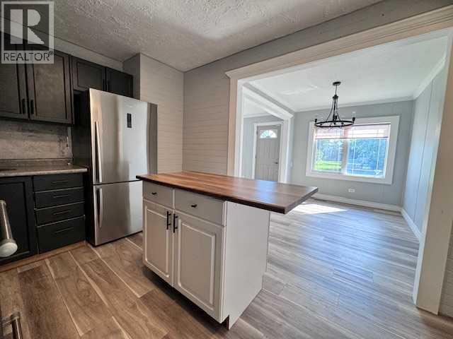208 1 Street W - 7