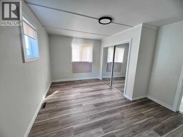 208 1 Street W - 9
