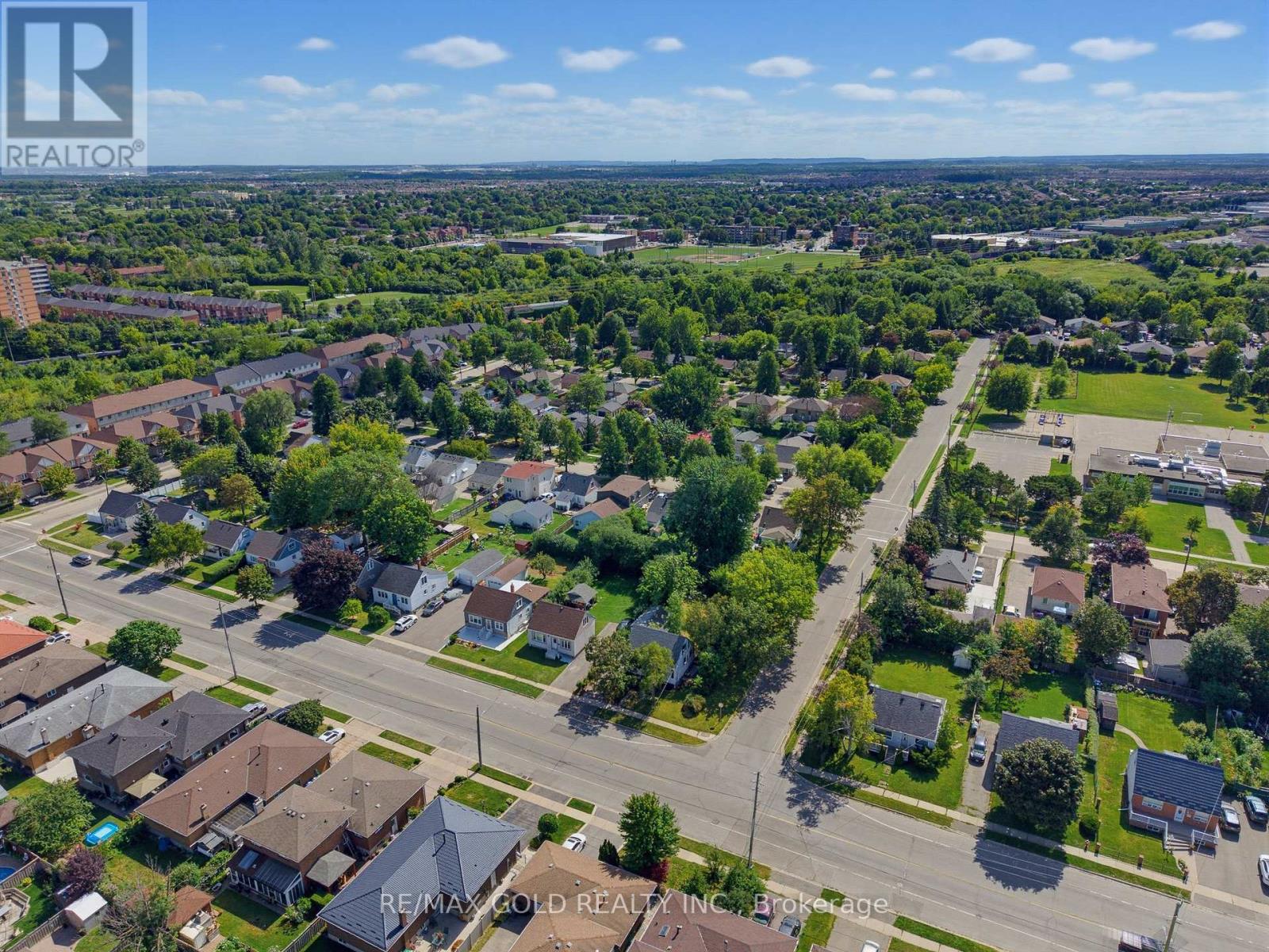 23 PLEASANTVIEW AVENUE - 25