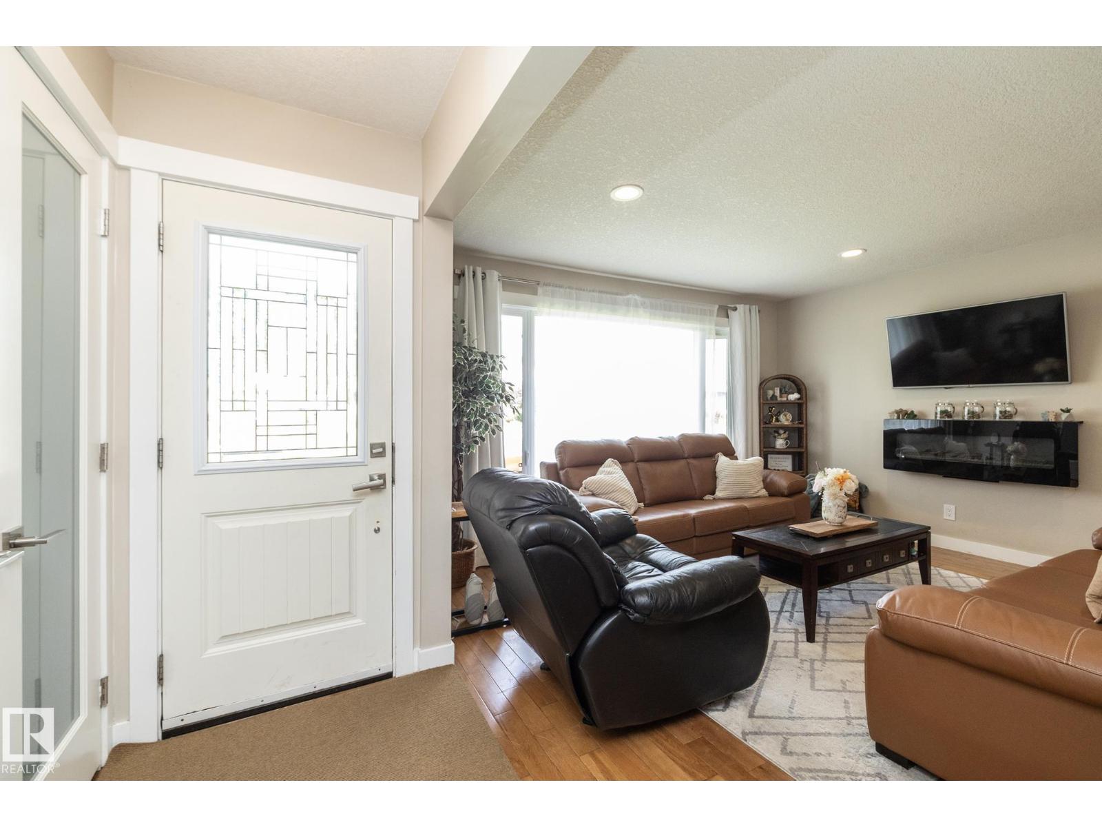 10623 75 ST NW - 2