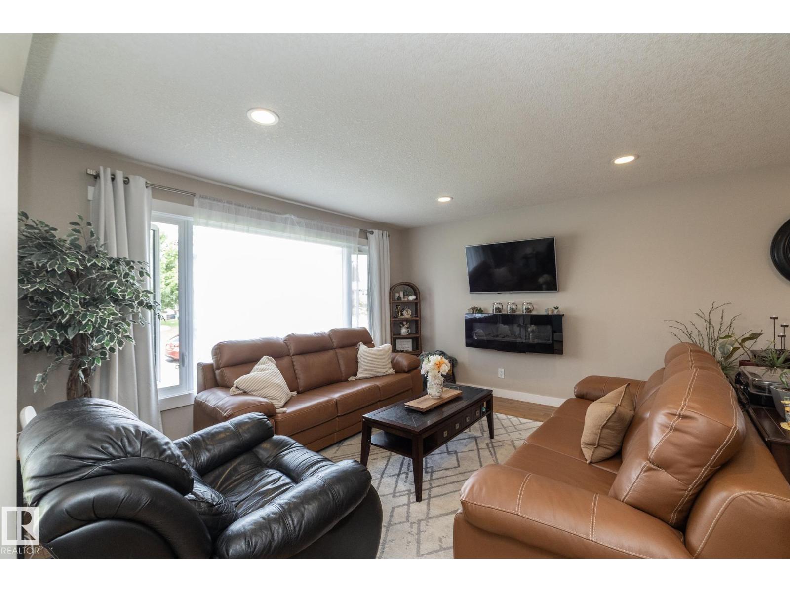10623 75 ST NW - Image 4