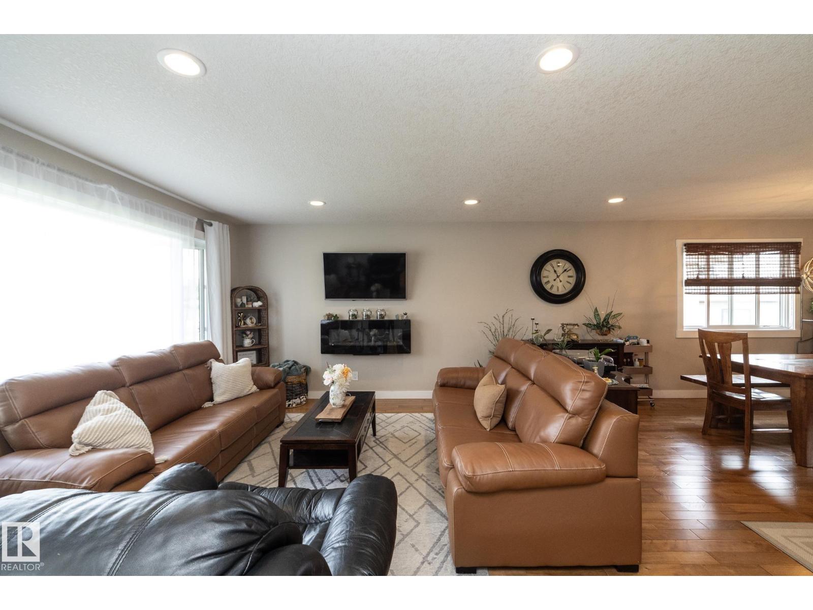 10623 75 ST NW - Image 5