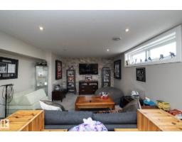 10623 75 St Nw, Edmonton, AB T6A2Z8 Photo 35