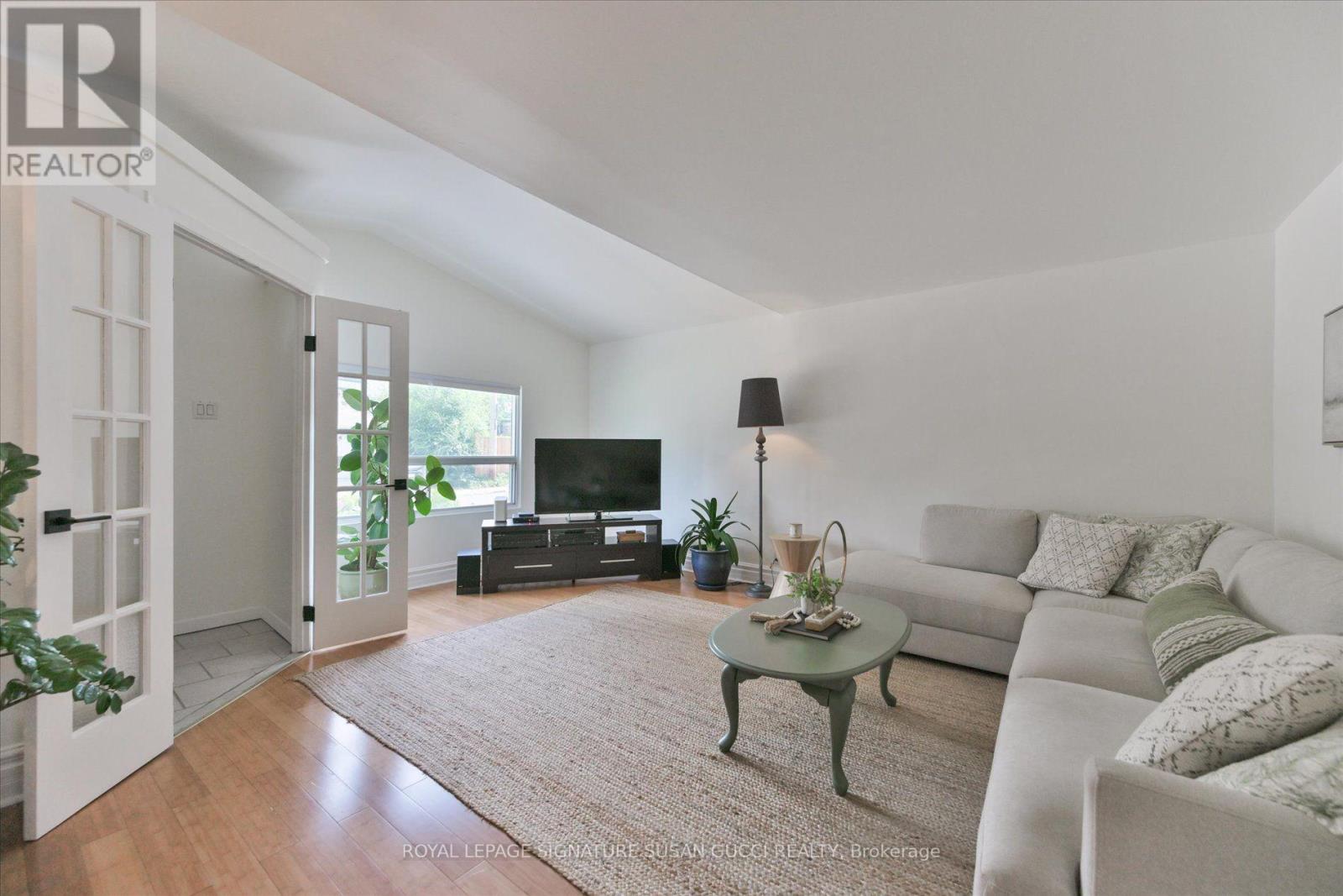 2 SUTHERLAND AVENUE - 6