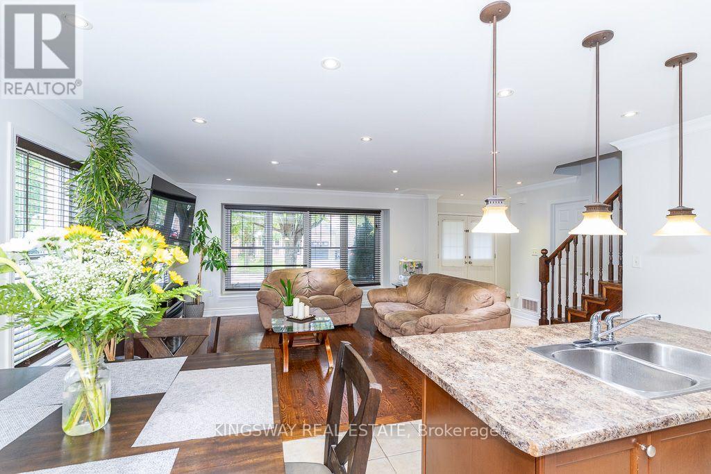 83 KIDD CRESCENT - 13