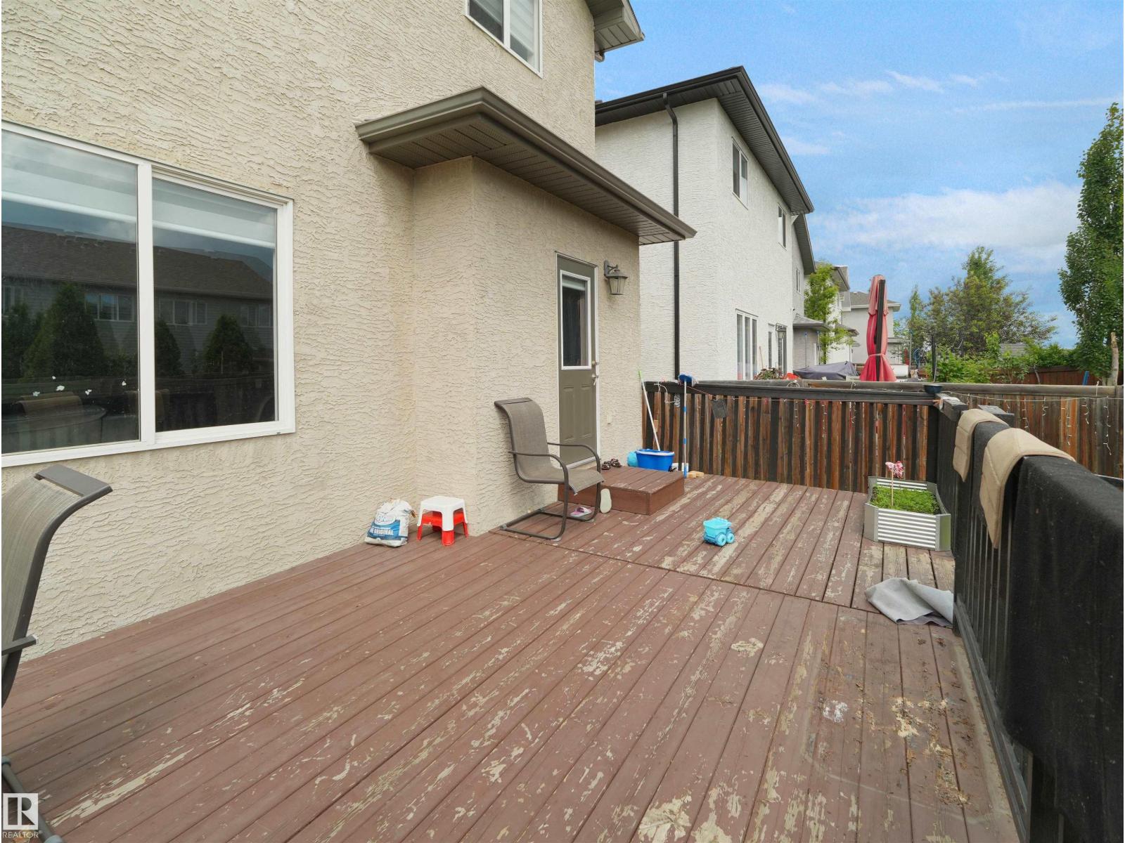 16903 54 ST NW - 15