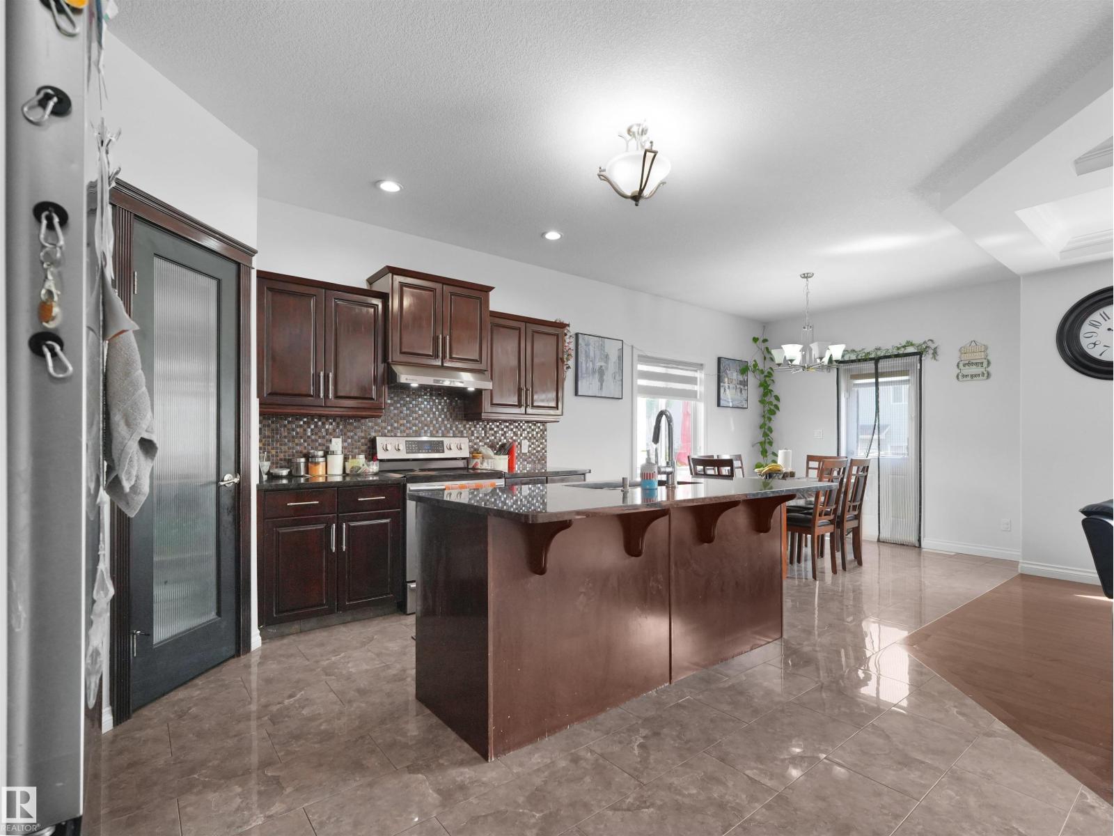 16903 54 ST NW - 22