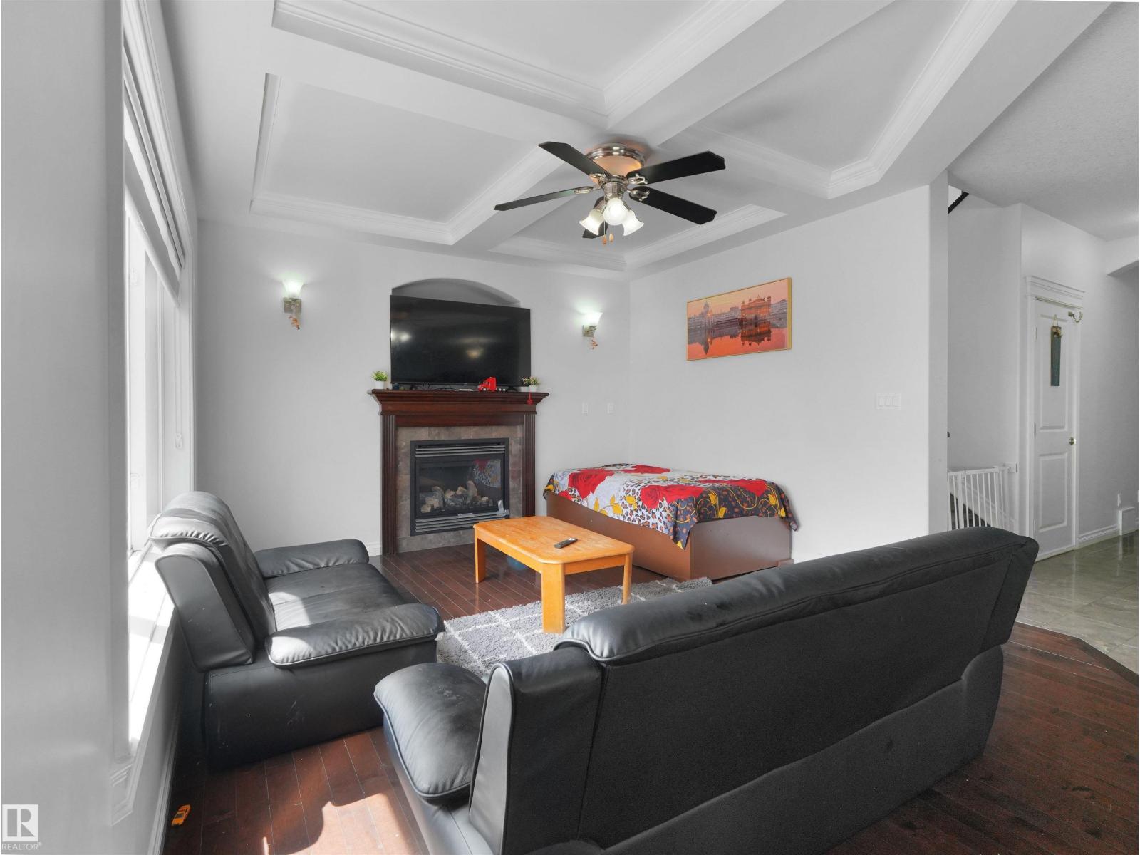 16903 54 ST NW - 28