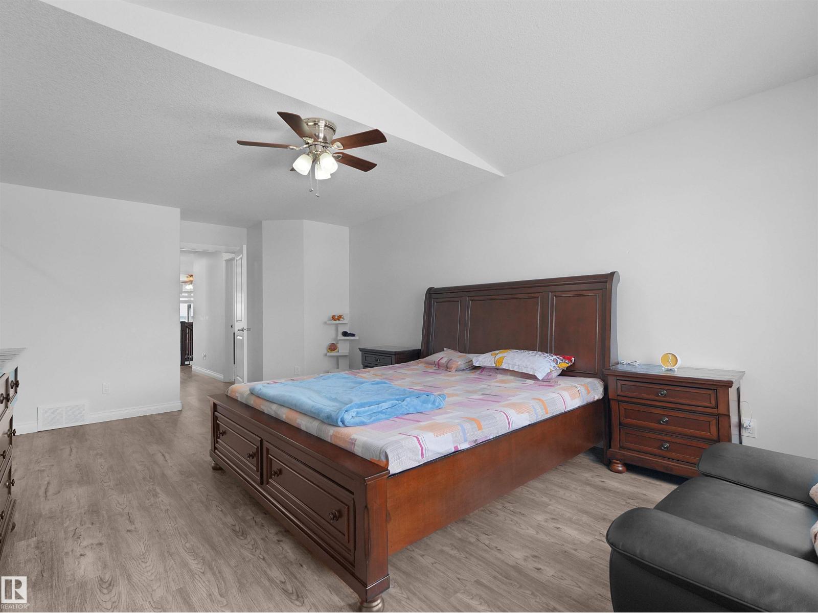 16903 54 ST NW - Image 45
