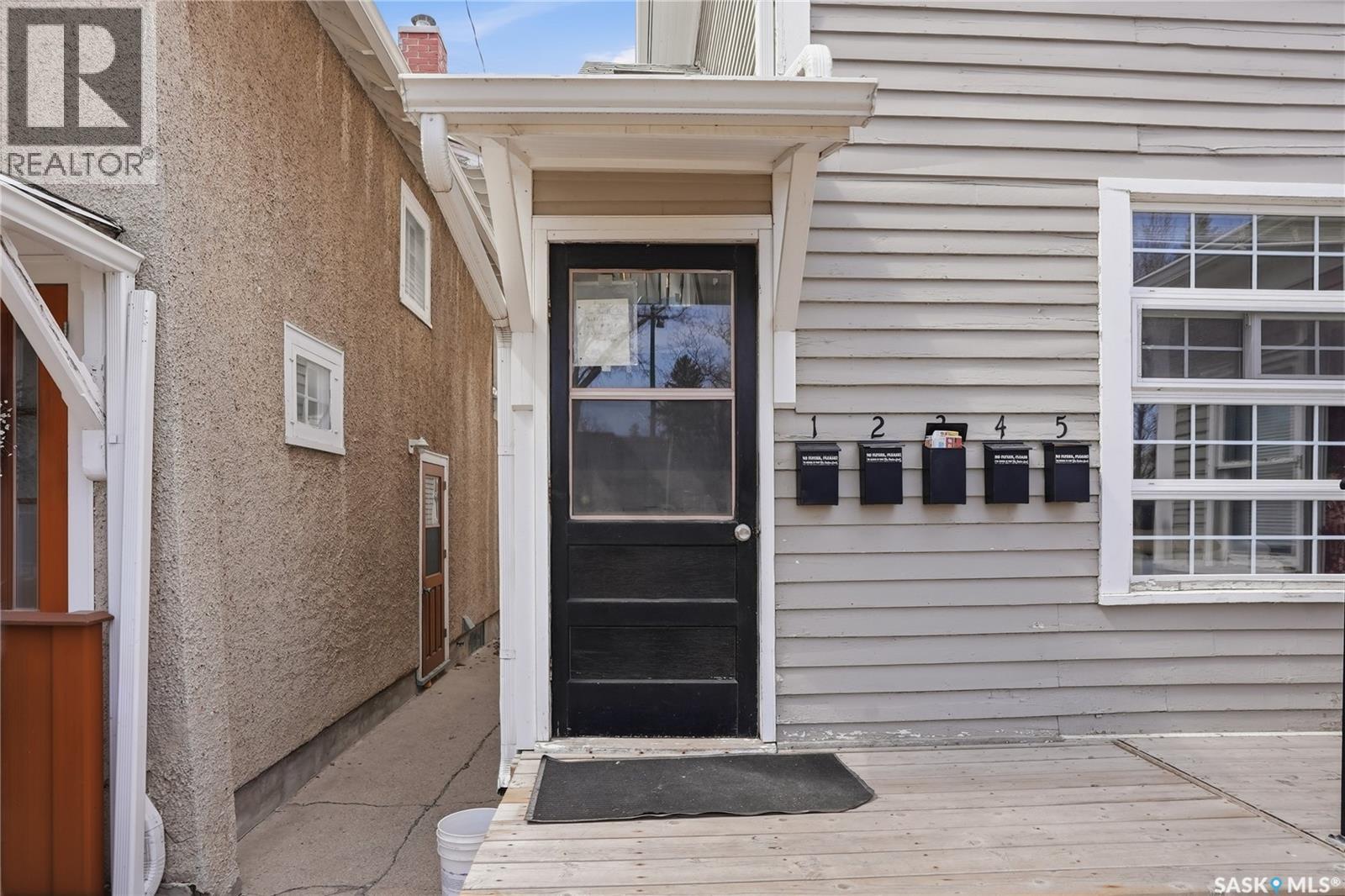 610 Albert AVENUE - 16