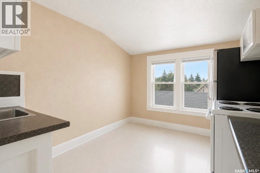 610 Albert AVENUE - 29