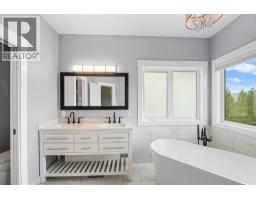 246 Pendragon Place, Kelowna, BC V1V1N2 Photo 24