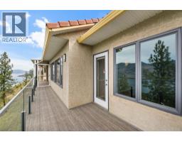 Living room - 246 Pendragon Place, Kelowna, BC V1V1N2 Photo 16