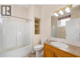246 Pendragon Place, Kelowna, BC V1V1N2 Photo 39