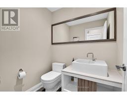 Primary Bedroom - 376a Wilmont Avenue, Ottawa, ON K2A0B1 Photo 8