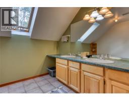 220 Grohman Creek Road, Nelson, BC V1L5P3 Photo 42