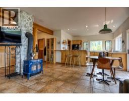 Living room - 220 Grohman Creek Road, Nelson, BC V1L5P3 Photo 11
