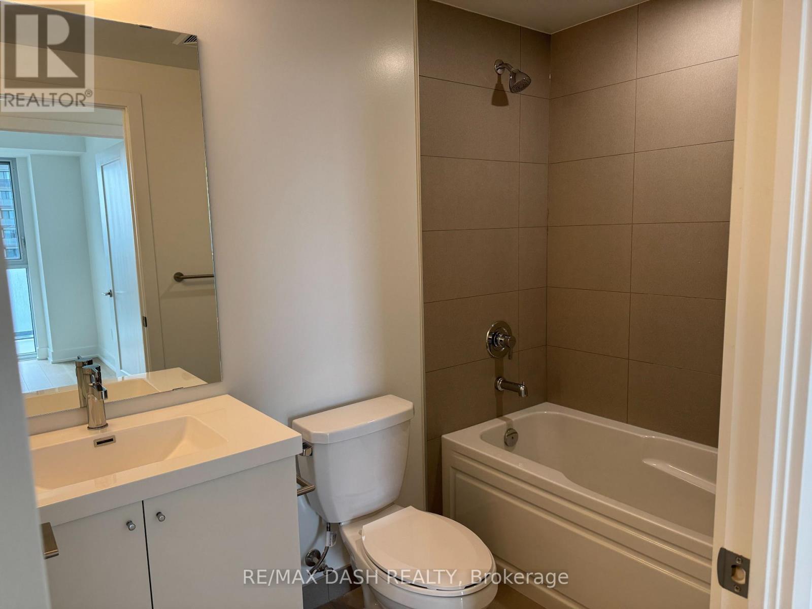 #1226 2545 Simcoe Street North, Oshawa (Windfields), Ontario, L1L0W3, Oshawa (Windfields), Ontario — photo 4 of 5
