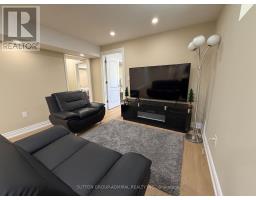 232 Frederick Curran Lane, Newmarket, ON L3X3J3 Photo 6
