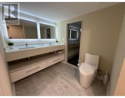 232 Frederick Curran Lane, Newmarket, ON L3X3J3 Photo 8