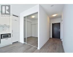 909 - 10 Honeycrisp Crescent, Vaughan, ON L4K0M7 Photo 15