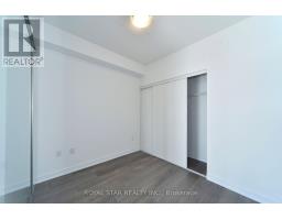 909 - 10 Honeycrisp Crescent, Vaughan, ON L4K0M7 Photo 18