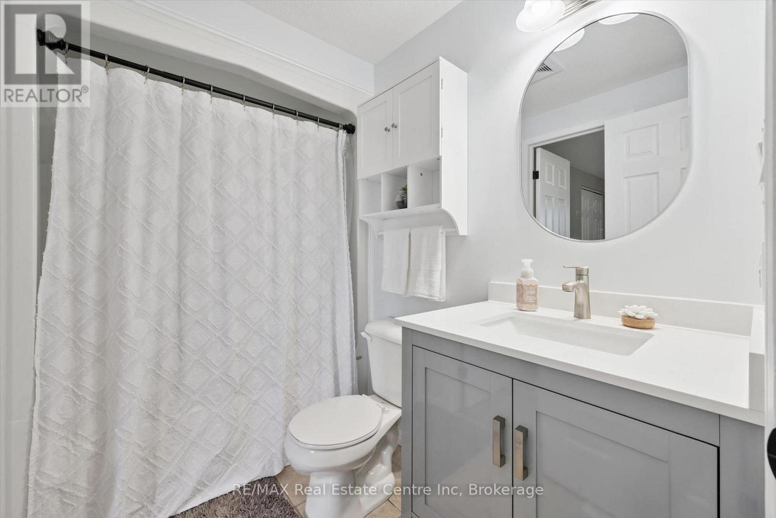 #21 31 SCHRODER CRESCENT - Image 12