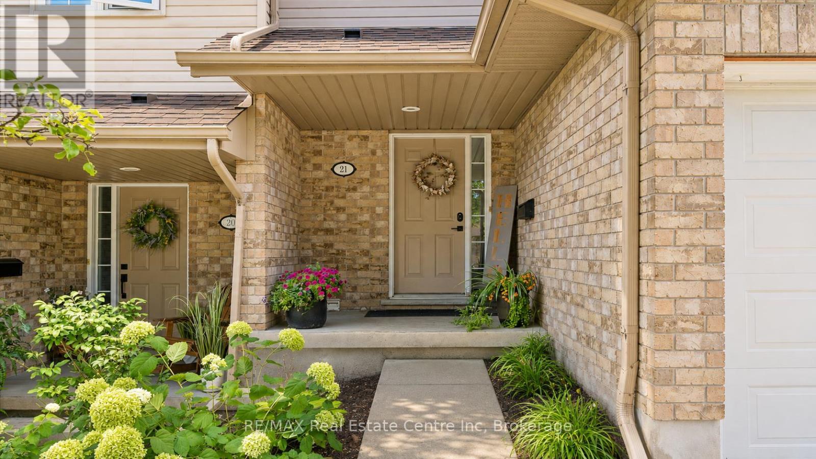 #21 31 SCHRODER CRESCENT - 2